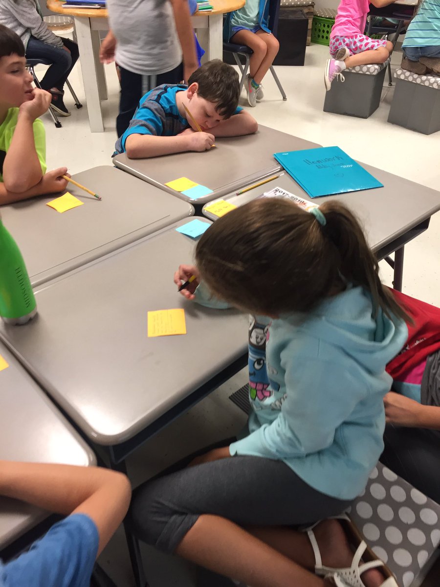 kwalker5thgrade's tweet photo. Change your words- change your mindset #growthmindset #raisethebar #buildingclassroomcommunity #teamdcs @TweetDCS_LES https://t.co/IbJGN7QIC7
