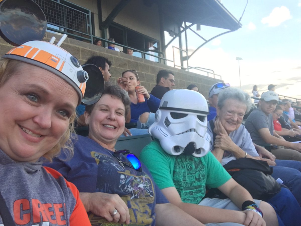 mrtabor's tweet photo. #batsstarwars https://t.co/E68Ef3DbVr