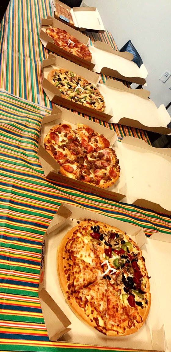 AyeshaNCo_DMDR's tweet photo. #WelcomeNewTeam #PizzaParty🍕Thanks 2 @ShaylaBacchus #TeamBonding #CasualFriday @Teamcandotx @AJ_att_dmdr @anthonyetuggle @Team_D https://t.co/IkCyk2xps9
