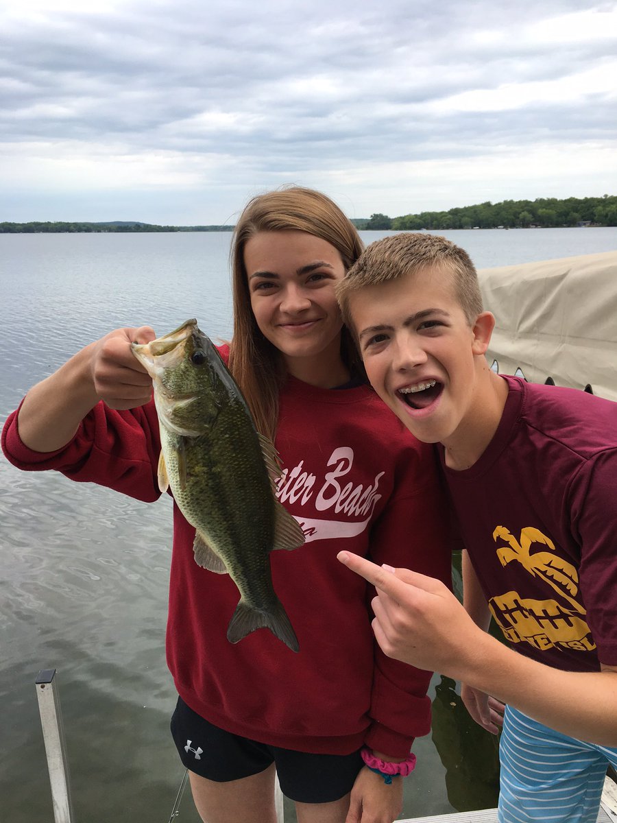 Megatron380's tweet photo. Happy Birthday to the best sister out there! Wouldn't want anyone else to be there for me and making me smile! Love ya sis! https://t.co/x8TUOskTlZ
