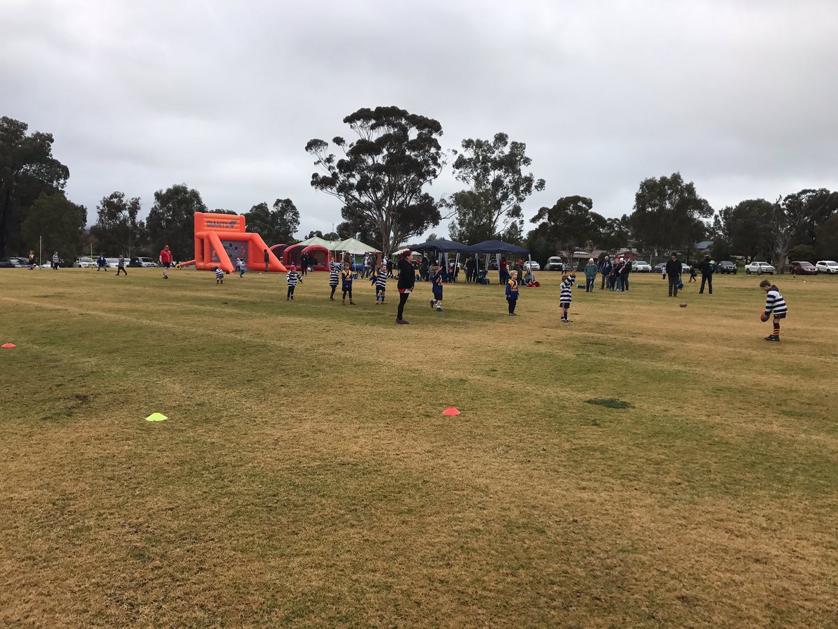 Second last Auskick session at Thurgoona. Great centre, excellent coaches and volunteers. <a href="/AFLAuskick/">NAB AFL Auskick</a> <a href="/AFLSNSW/">AFL NSW/ACT - Southern NSW</a> #footyfactory