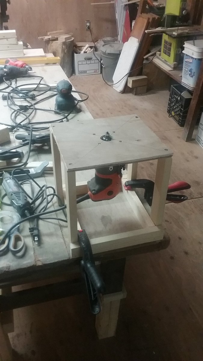 HarrellWorkshop's tweet photo. Dad:  I'm thinking about buying a router table. 
Me:  Gimme 20 minutes and some of your scraps. 

#imake https://t.co/aTxwPyM9Tl