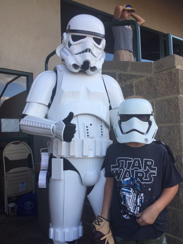 KleinertAdam's tweet photo. #BATSSTARWARS https://t.co/17cW8DDqcv