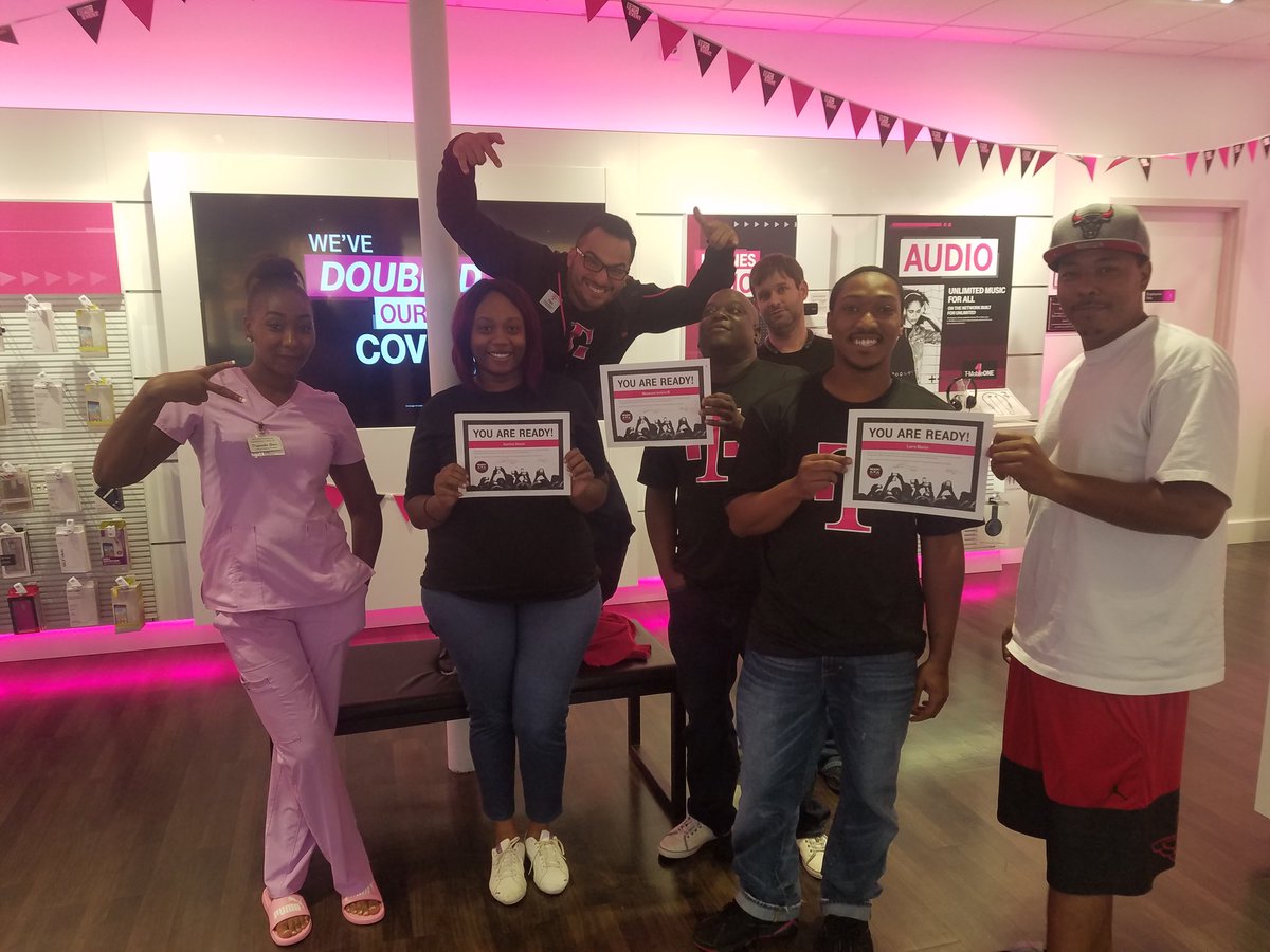 RiMo119's tweet photo. Our uncarriers are ready! Customer approved! #UnCarrier #WeTheBest  @M1NCohenReed @MobileOneLLC @JohnLegere @donovan_revers #Arkansas https://t.co/0feo7y9nRE