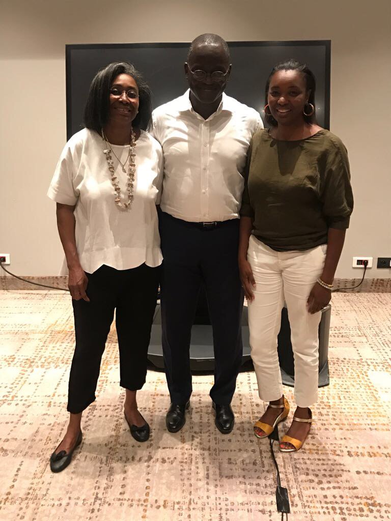 Debrief session with #AmySakho following our #Salesskills training yesterday #l'ArtdelaPrisedeParole