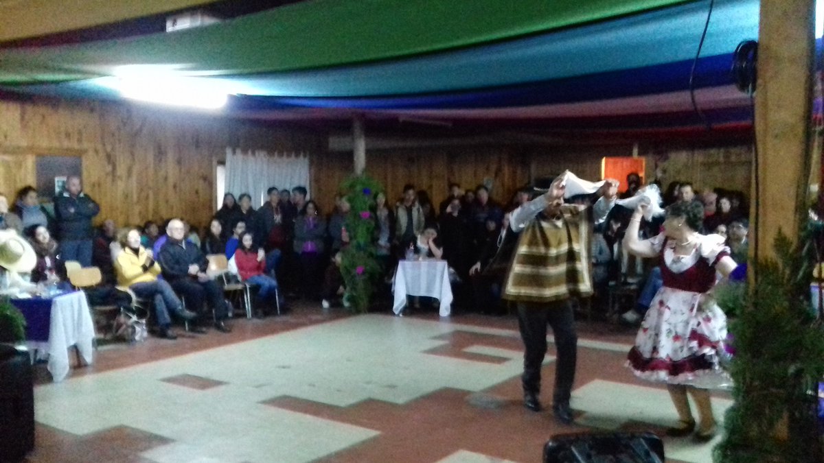 HospitalChaiten's tweet photo. Conjunto Hospitalario #vocesdelyelcho ameniza 1° camp. Cueca de Adulto Mayor en #Chaitén. @SSDelReloncavi @SoyChaiten @ministeriosalud https://t.co/CSqP51yrmS