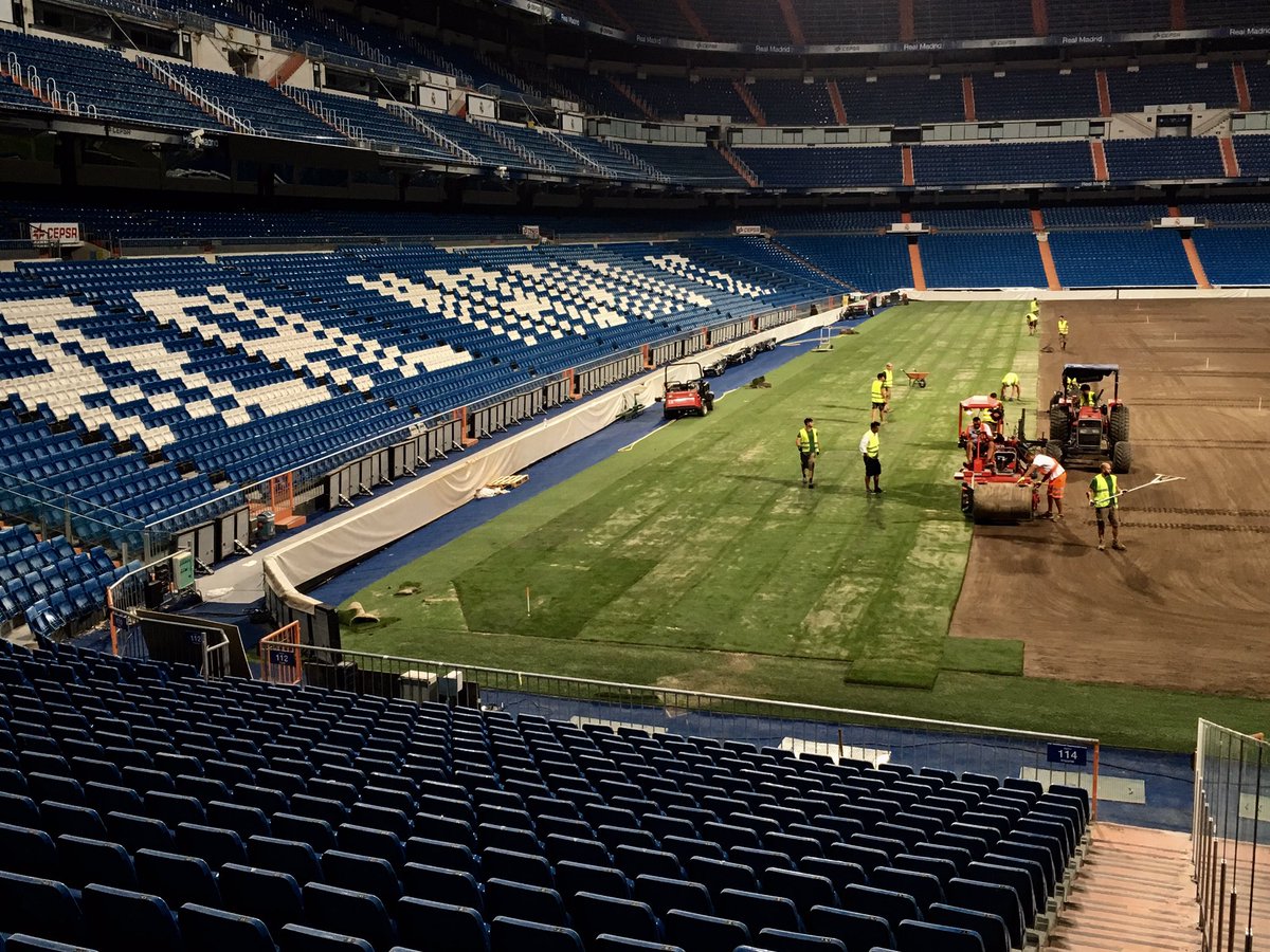 2.30 a.m. Work in progress #Bernabeu Stadium #laynplay #Mixto #hybridgrass. Tomorrow we will complete the work.