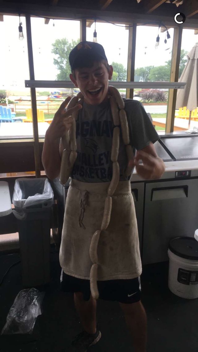 otispaks's tweet photo. Rook update, juniors nuts for sausage https://t.co/z4R7EUU2Kc