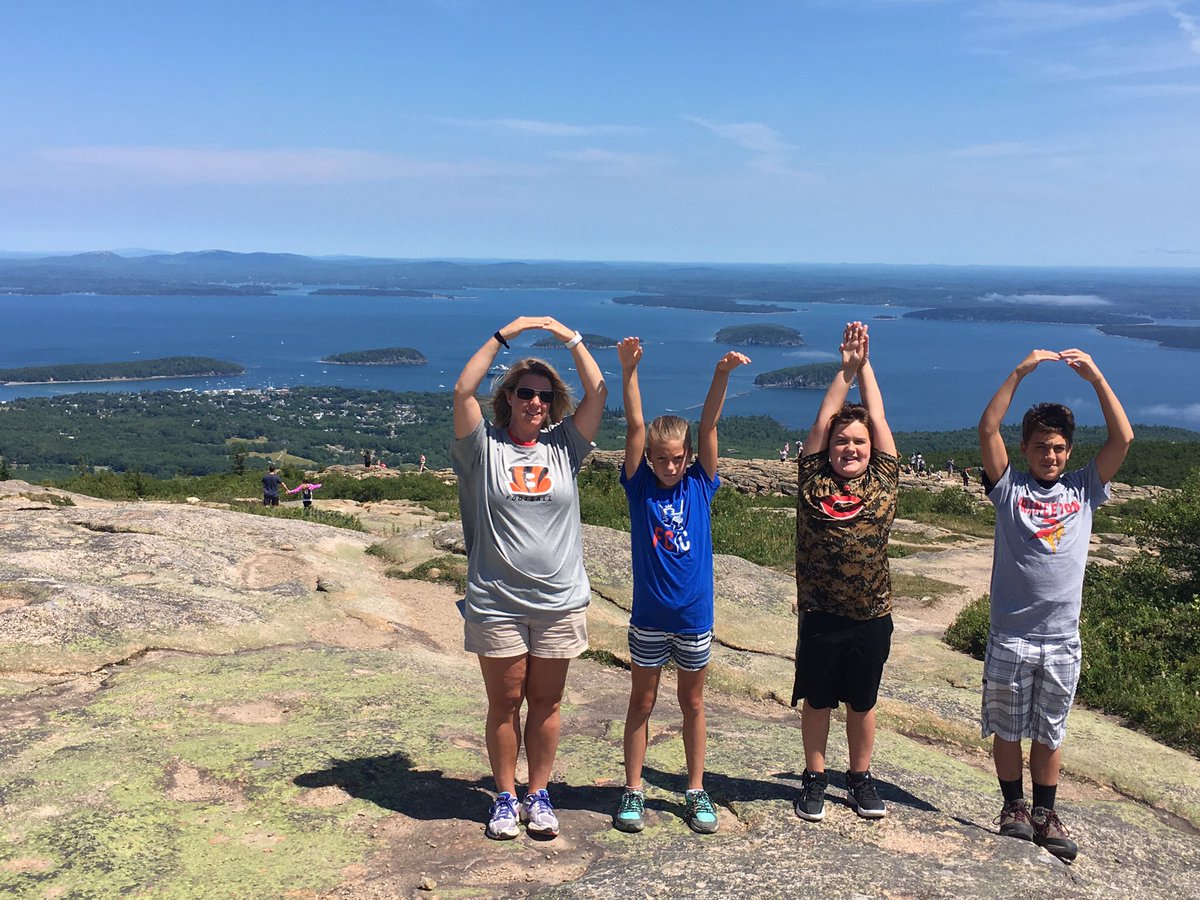 VikesBandDad's tweet photo. #RepresentingOhio @Bengals @Reds @fccincinnati @VikingDiff from summit of @AcadiaNPS #CadillacMountain https://t.co/MiE3NjmEGV