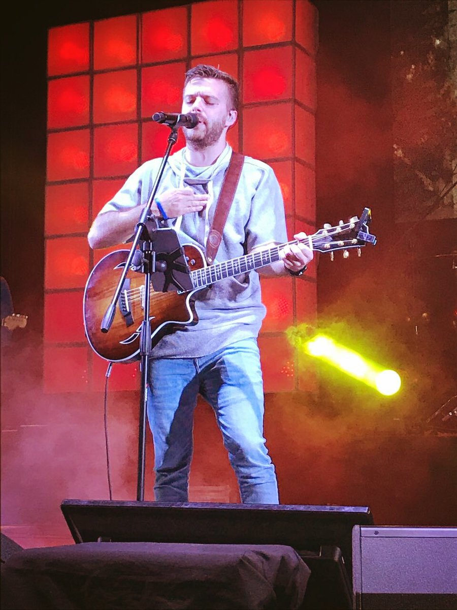 compazJ25's tweet photo. Él se entregó para darnos vida, tiempo de alabanza y adoración con Evan Craft en #Apolos17

@PastorVladimir @EvanCraft https://t.co/tNWGEGBoqc
