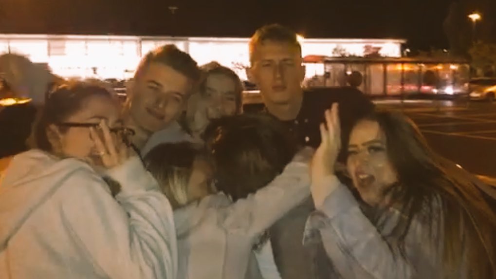 josieg1999's tweet photo. ❤love these people❤ https://t.co/yi1GMQJoCJ