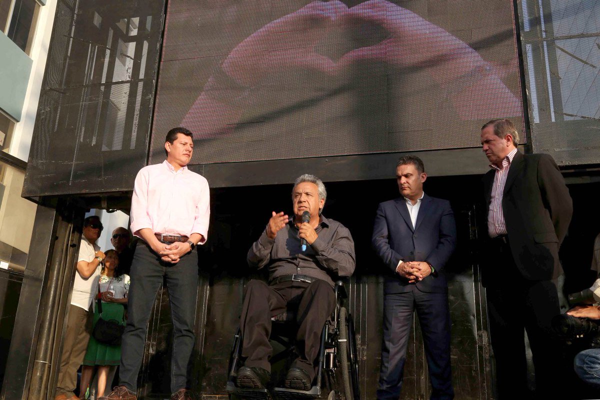 Lenin's tweet photo. Gran respaldo a nuestra lucha contra la corrupción. ¡Gracias Guayaquil! https://t.co/o2CY5m6wac