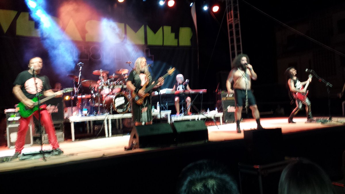 mavazdom's tweet photo. Grandes esos Mojinos #Verasummer '07 https://t.co/SHYXz6oLH0