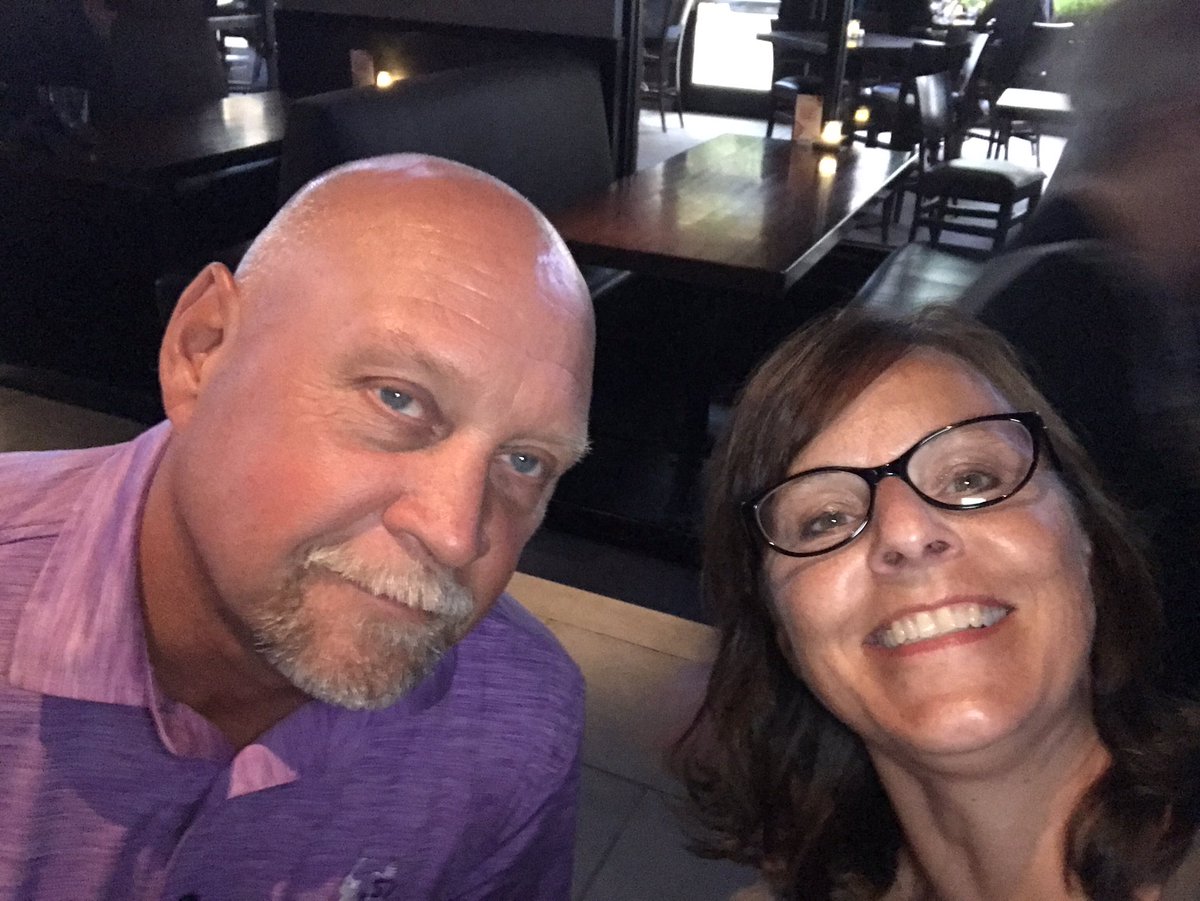 chemistrycarol's tweet photo. Supper and drinks at the Yardhouse! #goodfriends #loadsofun https://t.co/tVIcXOAuHc