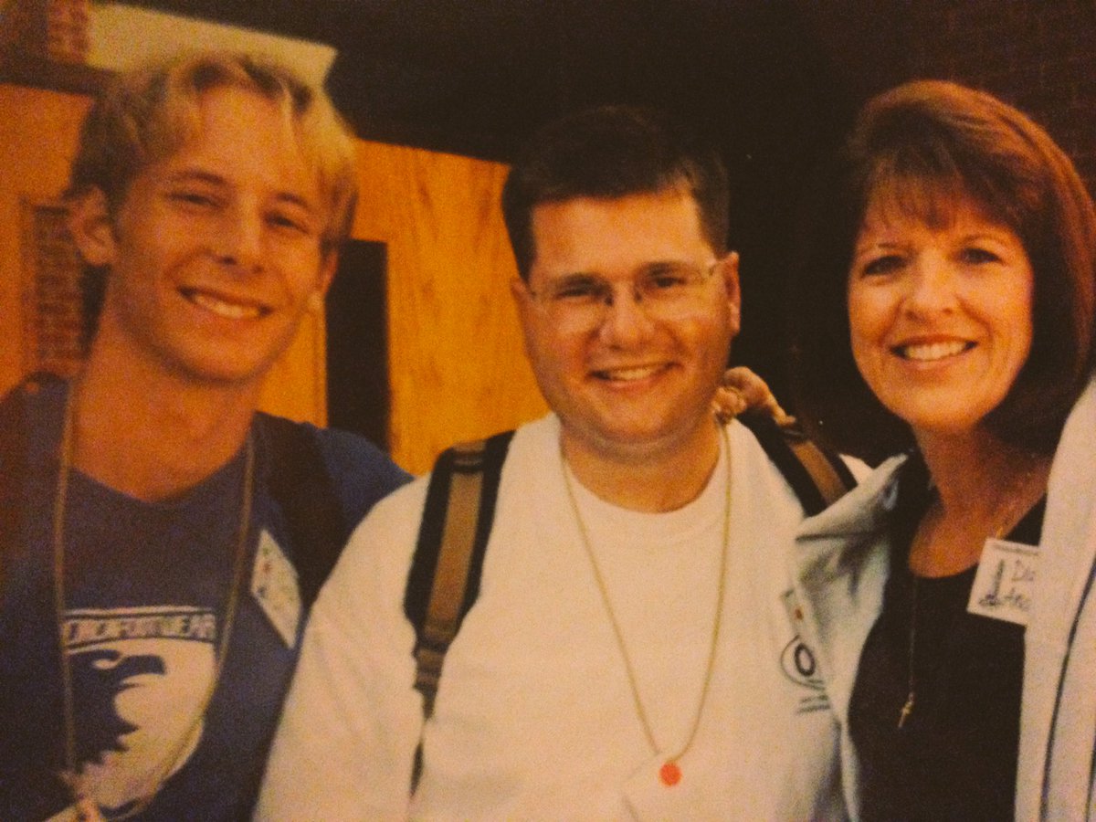 Hello_Newman00's tweet photo. 17 summers b/w pics but still two of the greatest people to call my "bigs"! #VBLW50 #alwayswatchingoverme #thankful https://t.co/VpSF9h1yzL
