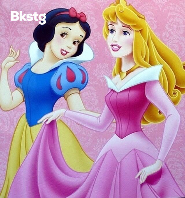 arismoonligxt's tweet photo. my 2 favourite Disney princesses 💕✨🏰 who are your favourites? fun fact: my name irl me... https://t.co/qaIWjRKGdU https://t.co/o0gR3ROsB3