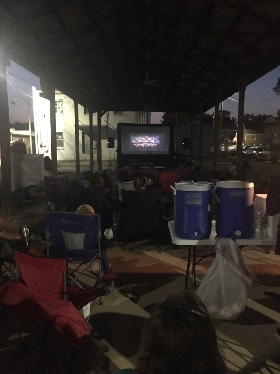 #TheBossBaby Movie 
Family fun downtown is happening now,, come on down 
<a href="/meetmcnairy/">McNairy Tourism</a> <a href="/McNairyChamber/">McNairy Chamber</a> <a href="/Huffoto/">Bryan Huff</a> <a href="/BarryBishop7/">Barry Bishop</a>