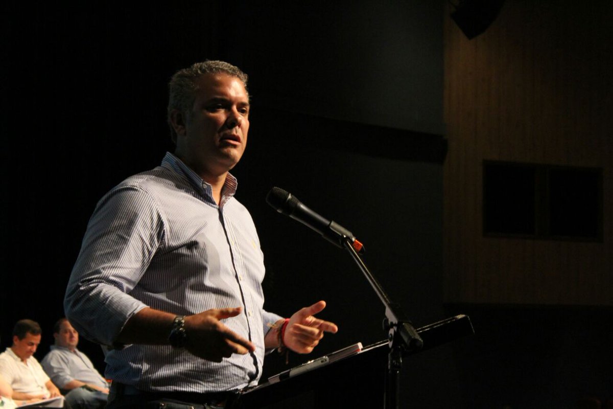 CesarConDuque's tweet photo. #ForoCDEmprender @IvanDuque presentó sus 10 propuestas sobre emprendimiento enfocada en la industria creativa! https://t.co/XcDCpT6Sua