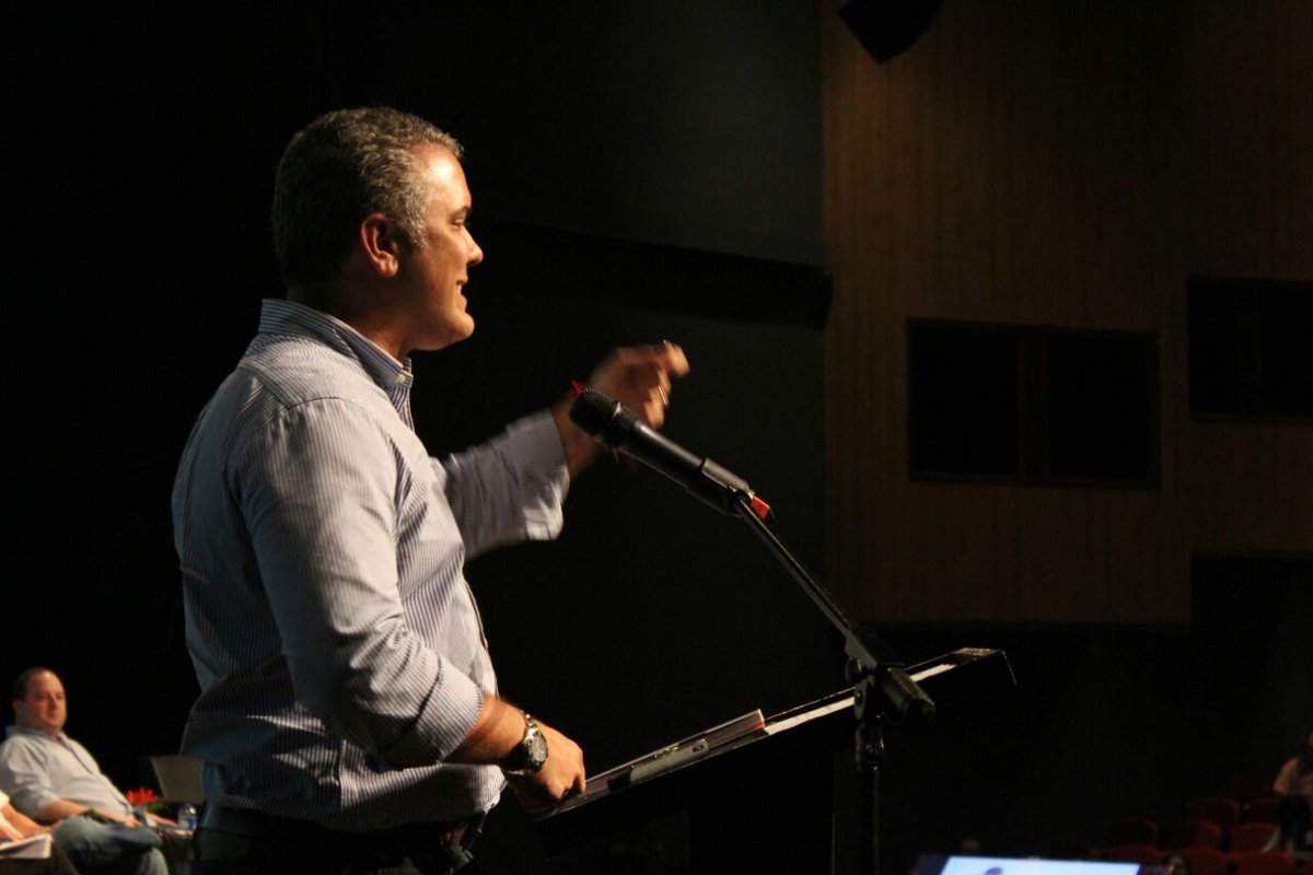 CesarConDuque's tweet photo. #ForoCDEmprender @IvanDuque presentó sus 10 propuestas sobre emprendimiento enfocada en la industria creativa! https://t.co/XcDCpT6Sua