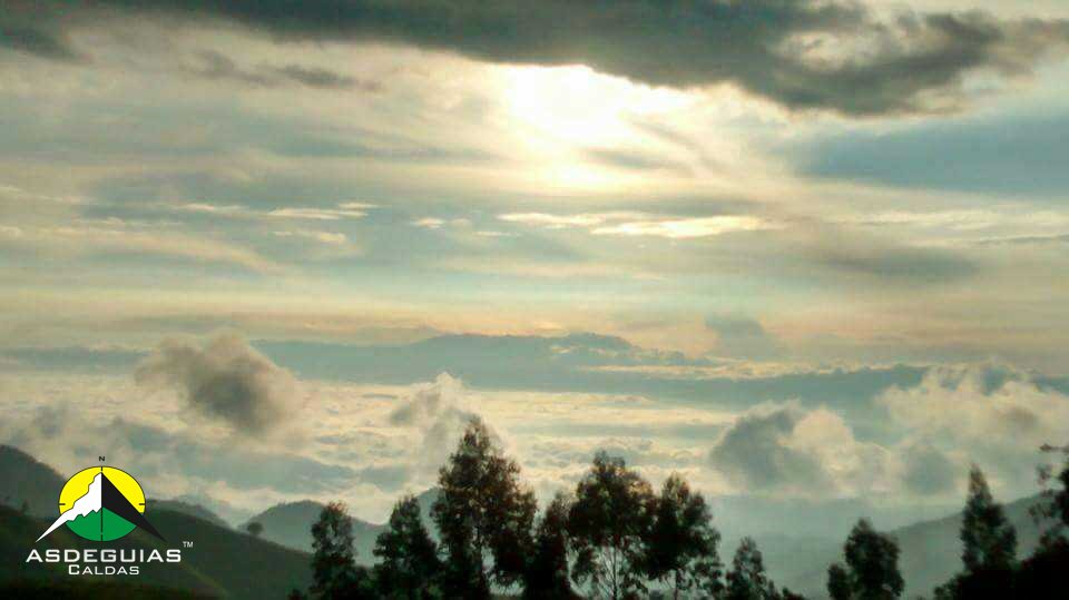 AsdeguiasCaldas's tweet photo. Momentos captados por guias 
 #nevadodelruiz 
Para conoces de la parte norte de #pnnn siguenos @AsdeguiasCaldas  
#somosgentedemontaña https://t.co/r2C4ZwW4je