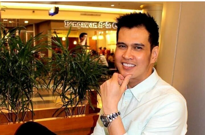 Santi_okviani's tweet photo. RIP Selamat jalan dokter Ryan Thamrin
#drozindonesia #ryanthamrin https://t.co/MgsJkjgzux