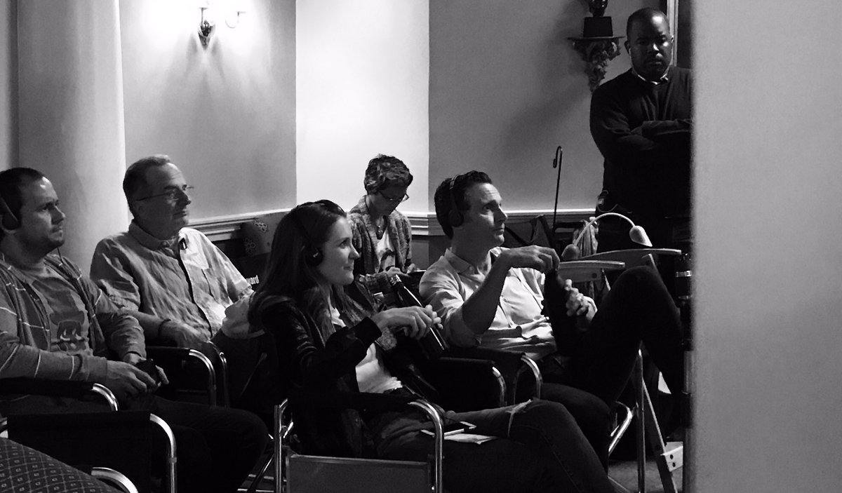 tomverica's tweet photo. Well lookie here! Little Friday night #peepingtom #randomvisit  @tonygoldwyn @darbysofficial @obijuanca @BYacobian @ScandalABC https://t.co/hasXGMIKqO