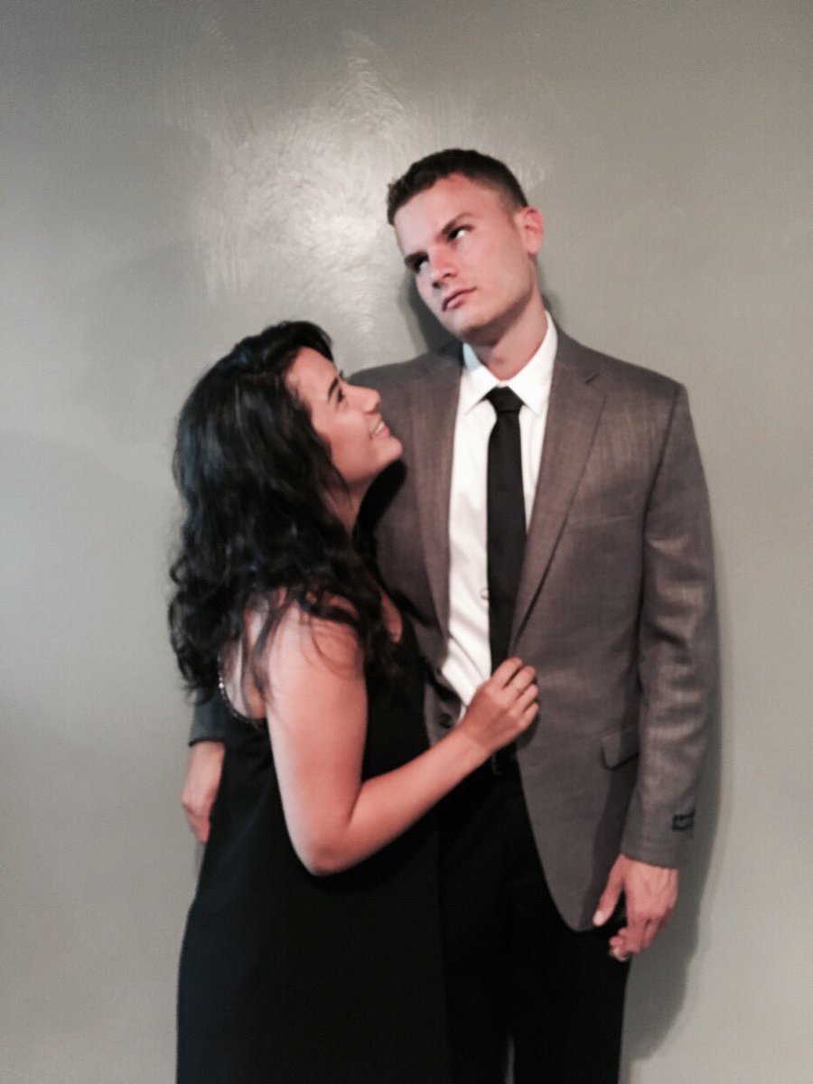 nicoletta_rose's tweet photo. I annoy the crap out of jeff when taking pics. Probs every kissing pic we have is him trying to shut me up. Don't be fooled. #RealityvsInsta https://t.co/W8wuPPc21R