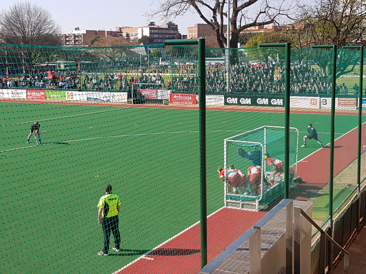 KingEdVIISchool's tweet photo. #RedHockey #1sthalf @KingEdVIISchool 0-0 @JeppeHockey #allactionhere #GoRedSticks @DaMata1975 @FieldingColin https://t.co/hlN0NUnLNS