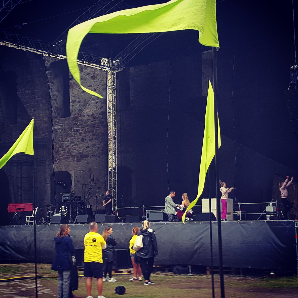 SunnyFunnySwe's tweet photo. Festival!!! https://t.co/AFo2usC8xo