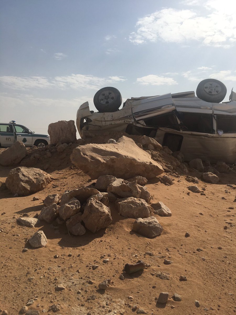 adhwa_ksa's tweet photo. 🚘 حادث 
📍الموقع شرق روضة هباس 2 كم تقريباً  
المسافر/  ليس من سكان روضة هباس
نسال الله السلامه والشفاء العاجل له
📸المصدر@abusami1113 https://t.co/NYrndoounv