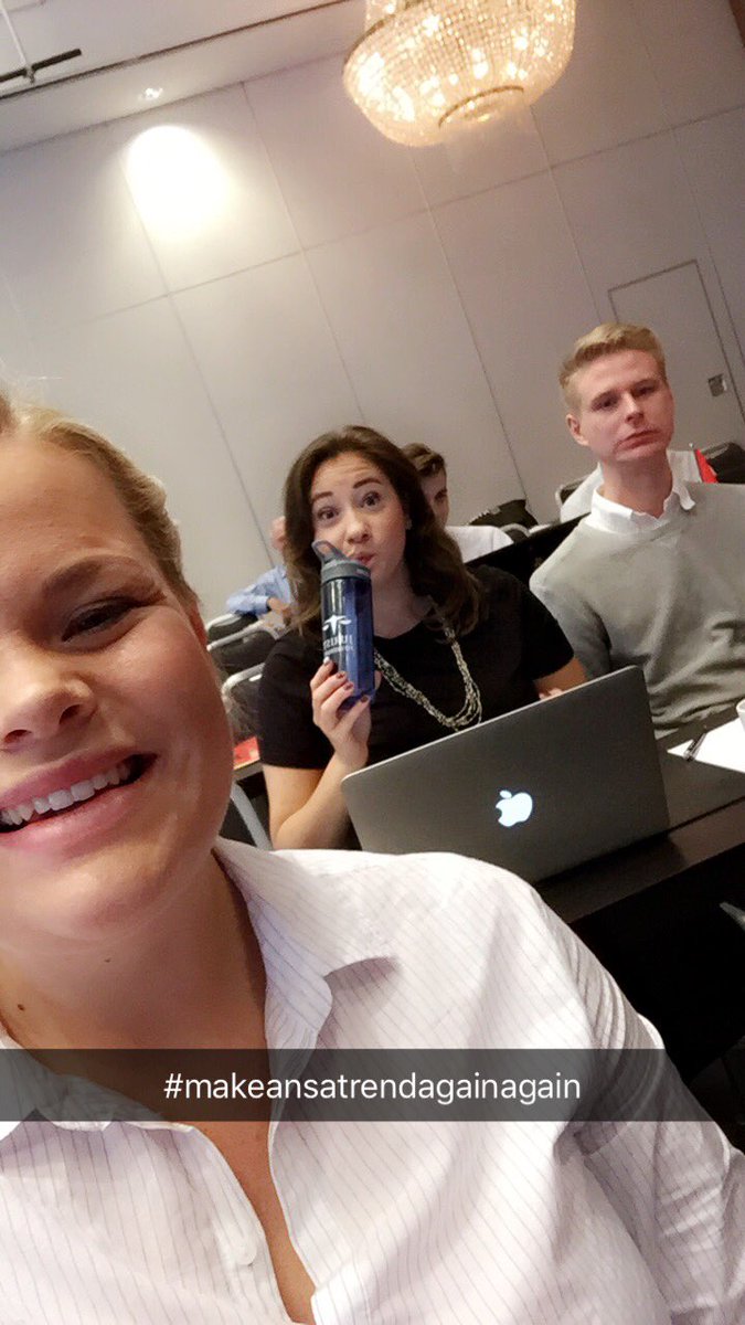 FrHelle's tweet photo. USA + UK = BFF's #jeppsipepsi #ANSA17 #gf17 #makeANSAtrendagainagain https://t.co/Re0dKzBU8b