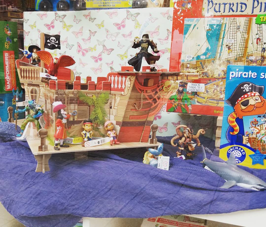 HubbardsToy's tweet image. arrr me hearties.....pirates ahoy at Hubbard&apos;s this week!! #windowweek #pirates