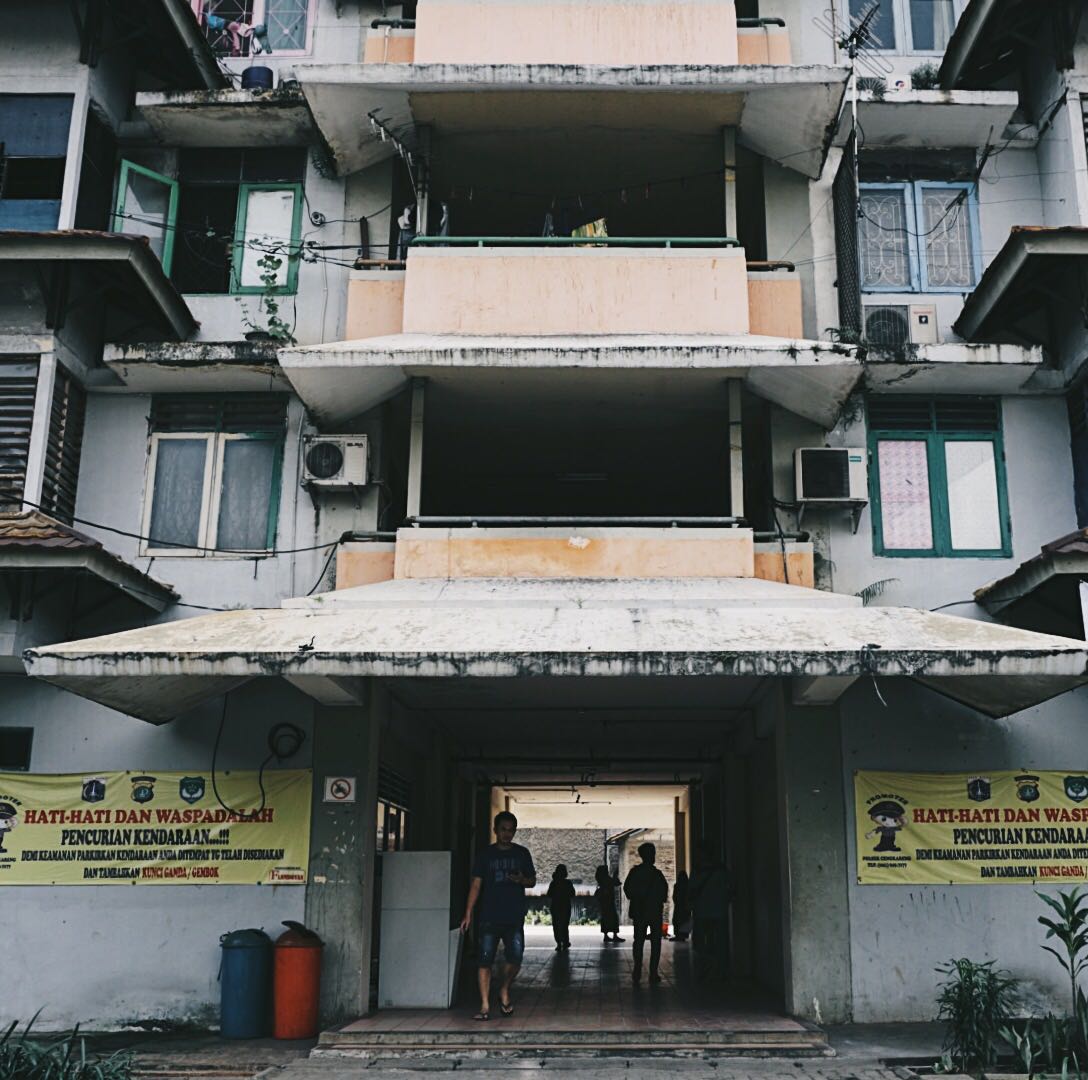OK_Video's tweet photo. Hari ini, sampai jam 15:00 berjalan Program Simposium "Pantry Talk" bersama Wapke Feenstra di Rusun Flamboyan. Sila yang mau berkunjung! 👇 https://t.co/VQ9XjhJosc