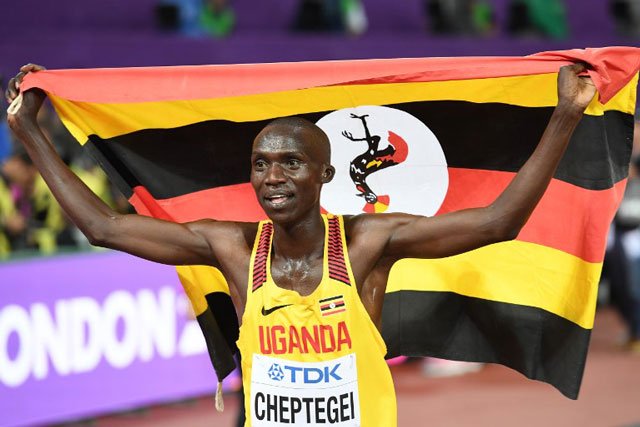 DailyMonitor's tweet image. Ugandan @joshuacheptege1 wins silver in men's 10,000 meters at the world championship. Won by Mo Farah 
@Monitor_Sport