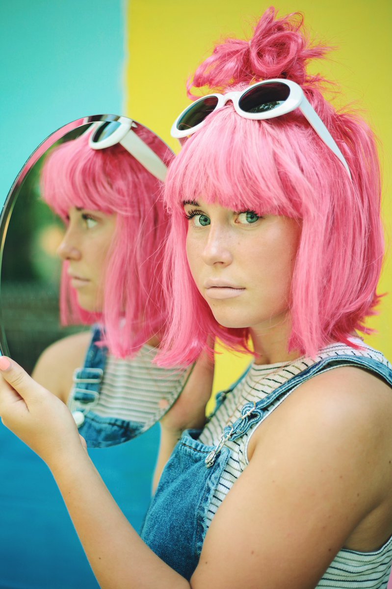 somewhat_rad's tweet photo. fav if you think Romney should actually dye her hair pink 💕🙈 https://t.co/wmqoOo66EU