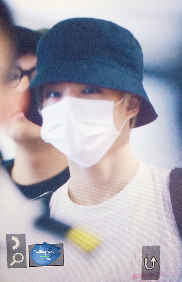SmilingEYES0423's tweet photo. 170805 HK도착 

#NCT #제노 #JENO https://t.co/tnVKLpVpzx