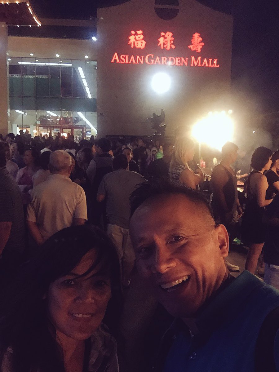 OakleyOC's tweet photo. Thank you @AsianGardenMall #LittleSaigonNightMarket for a wonderful evening of authentic #Vietnamese street food and fun entertainment! https://t.co/z58kWN0cME