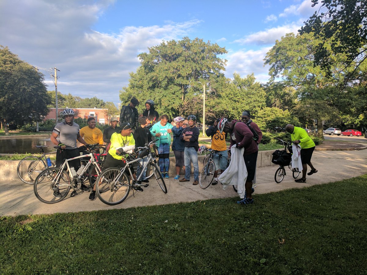 SSCritMass's tweet photo. Thank you for coming out to our Rep Your School Ride. We hit up: Kenwood, Hyde Park, South Shore, CVCA, Simeon &amp; Hirsch.  #SSCritMass https://t.co/QlcjagFIRa