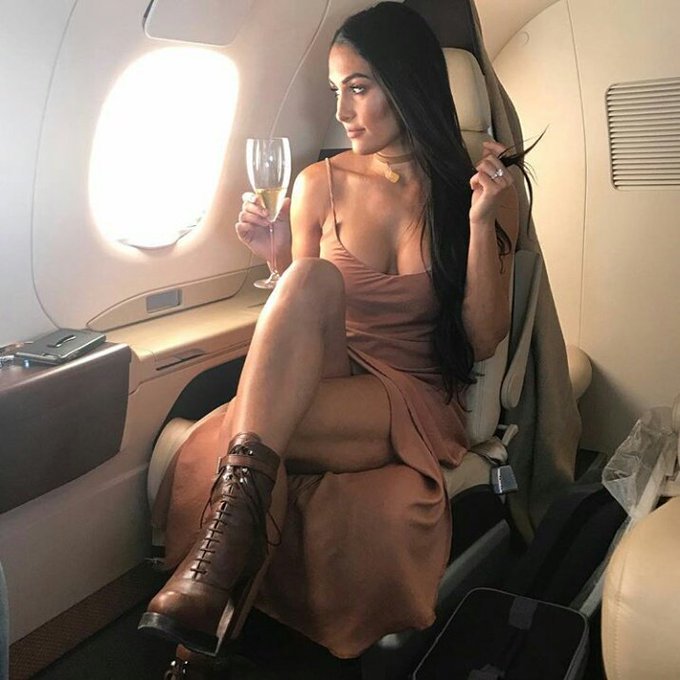 OfFearless02's tweet photo. #NationalWhiteWineDay 🍷💋💕 https://t.co/AGHiQ1KvPJ