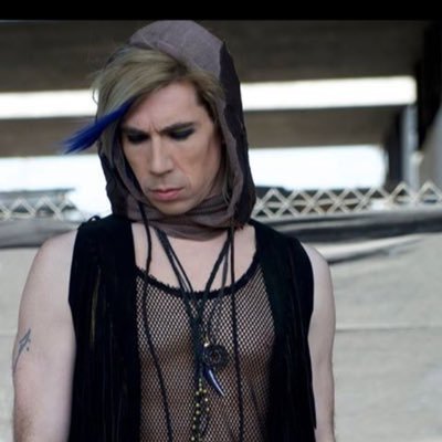 RcdMoon's tweet image. Dove
@InnocentDcve 

Status: Follower

Attachments: Creed @RedMoonCreed (Recruiter)