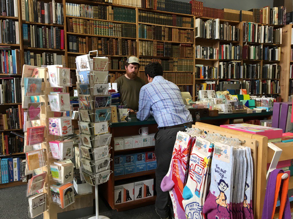 Two businesses in #SF given new life by their employees. A bookstore &amp; a diner #KTVU <a href="/11p/">LeonP</a>