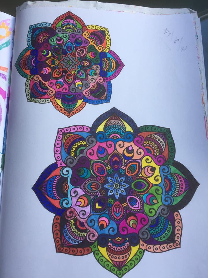 Amanda's colourings (@pepsi230770) on Twitter photo 