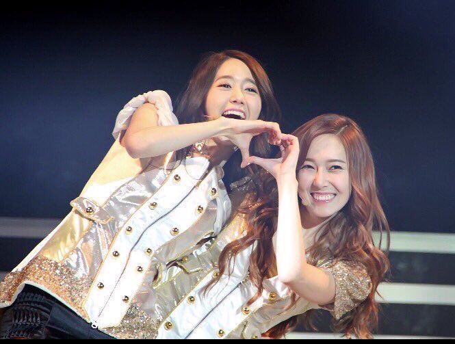 Yoona_R210's tweet photo. 10周年おめでとう🙌🏻🙌🏻
これからも応援してます大好きです！！！！💗

#10YearsWithGirlsGeneration
#Jessica10thAnniversary https://t.co/lufOejSFD9