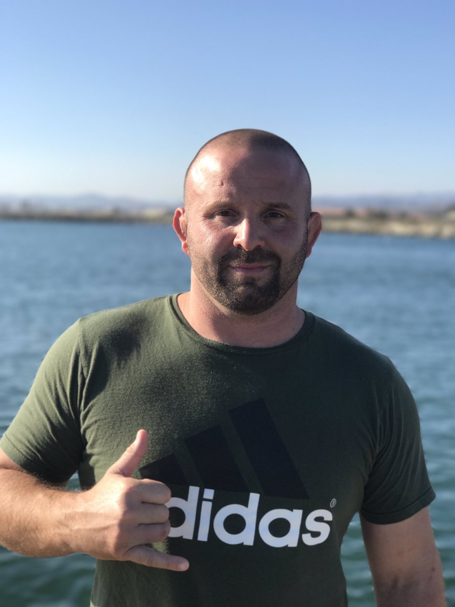 BillyJacksMagic's tweet image. Having fun at the beach!