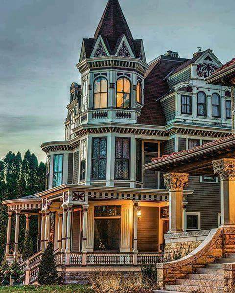 fredblogs01's tweet photo. Beautiful Victorian House! https://t.co/DLVMAwaXRG