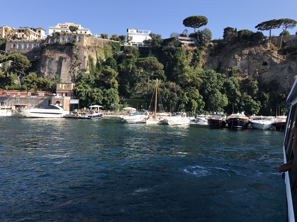 Bottles of jam! #grandhotelaminta #heavenspreserveus #lovesorrento #havingaheatwave