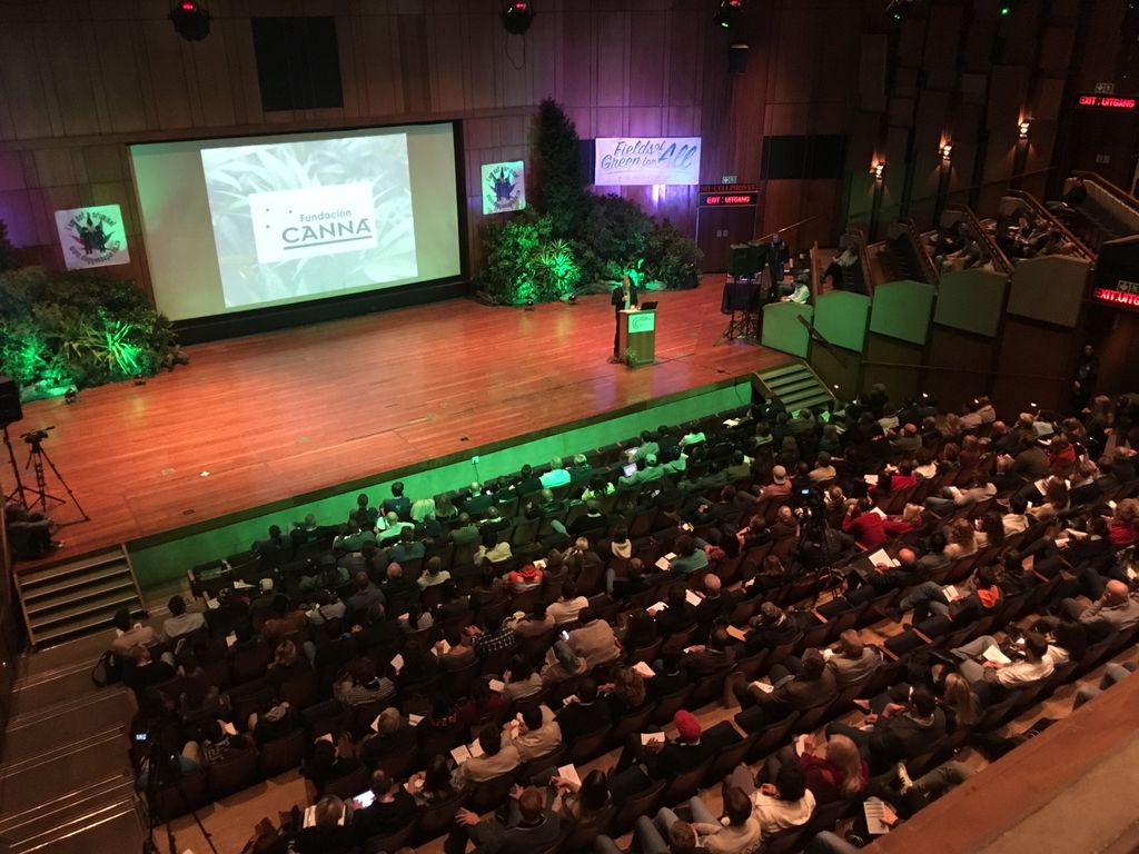 FieldsOfGreenFA's tweet photo. The Clinical Cannabis Convention has started https://t.co/f3HNpEYrun