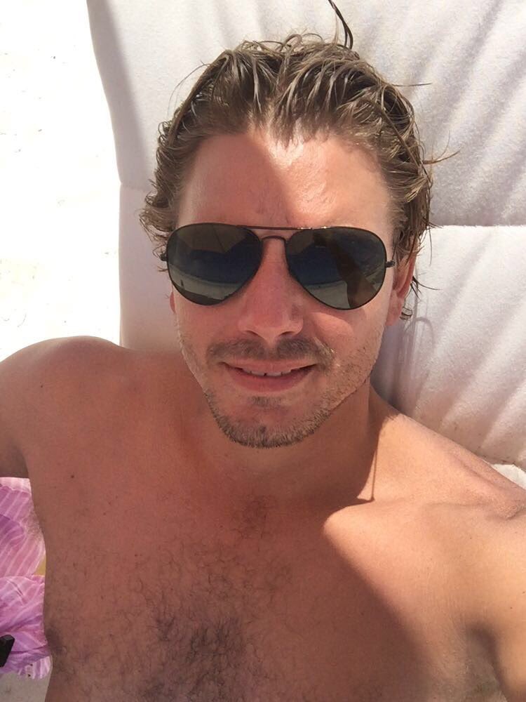 ochotresrules's tweet photo. Otro que dejó el calorcito y se vino a los fríos uruguayos hace unos días es @juandcat! Bienvenido Chuchooo! #BuenAsado https://t.co/YpjXo6GSFb