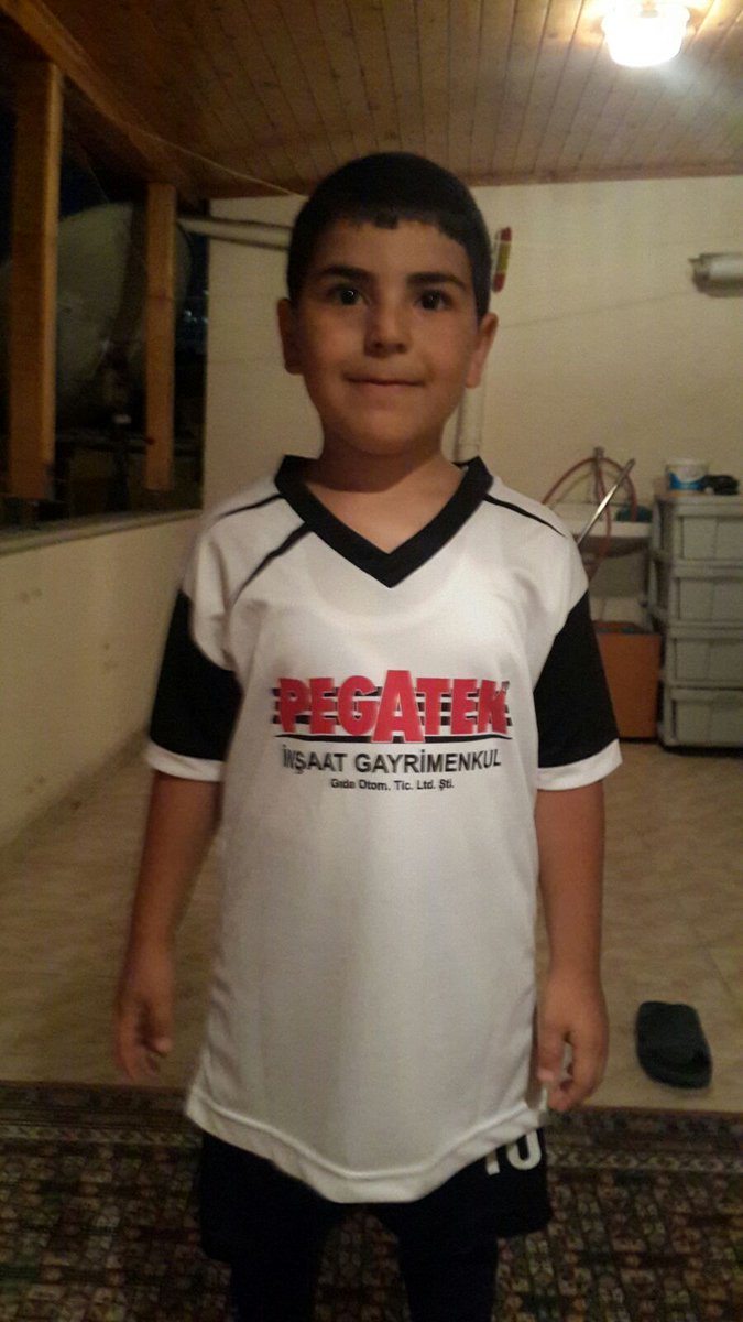 pegatekinsaat's tweet photo. #istanbul #Arnavutkoy #haraççi #türkiye #world #dünya #bircocugungulusudunyayabedel 
#futbol #aşk #forma #NeymarJr #çoçuktu #Neymar #haraççi https://t.co/tPK3ZfNxRs