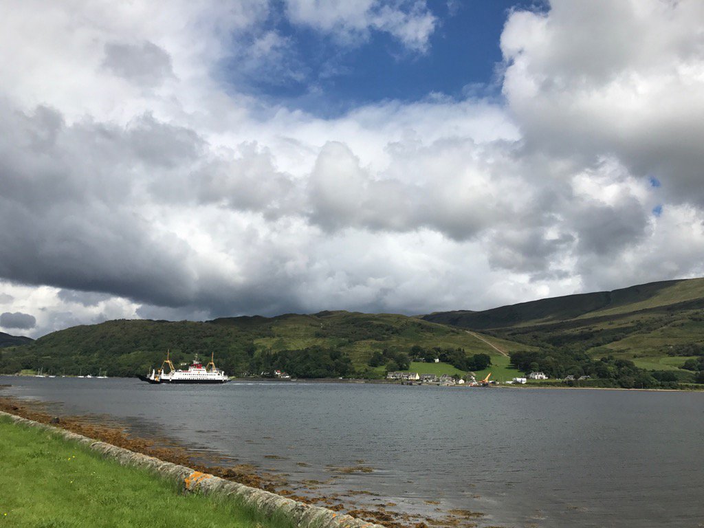 jagraas's tweet photo. Spectacular clouds over #Colintrive @CalMacFerries @BBCScotWeather https://t.co/mx0aTd7zsw